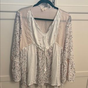 NWOT POL Cream and White Bell Sleeve Small